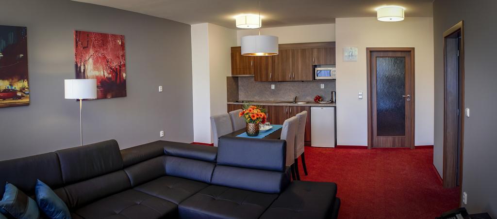 Apartmanovy Dum Landek 俄斯特拉发 外观 照片